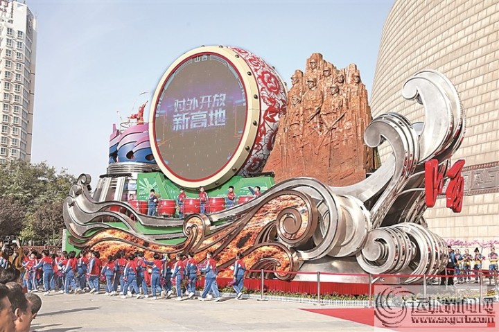 “奮進(jìn)山西”國慶彩車運(yùn)城(晉南片區(qū))巡展暨群眾文化 活動(dòng)側(cè)記